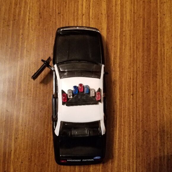 Wyoming Highway Patrol Road Champs die cast police car 1:43 scale - Picture 9 of 11